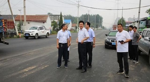 臨沂市交通運輸局來蘭陵縣督導檢查農(nóng)村公路工程建設工作