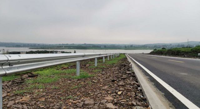 立足農(nóng)村公路建設(shè)，助力鄉(xiāng)村振興