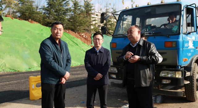 淄博市交通運輸事業(yè)服務(wù)中心改建辦對膠海線進行檢查