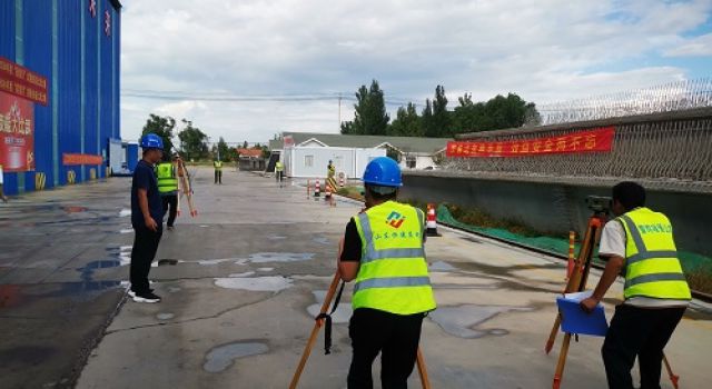 測(cè)出精準(zhǔn)、量出品質(zhì)--董梁高速沈新項(xiàng)目組織開(kāi)展“測(cè)量技能比武”活動(dòng)